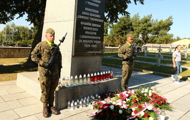 84. rocznica Bitwy nad Bzurą - uroczystości na cmentarzu w Trojanowie (17.09.2023 r.) 2