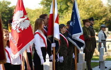 84. rocznica Bitwy nad Bzurą - uroczystości na cmentarzu w Trojanowie (17.09.2023 r.) 34
