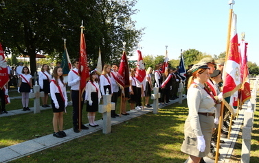 84. rocznica Bitwy nad Bzurą - uroczystości na cmentarzu w Trojanowie (17.09.2023 r.) 49
