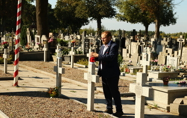 84. rocznica Bitwy nad Bzurą - uroczystości na cmentarzu w Trojanowie (17.09.2023 r.) 64