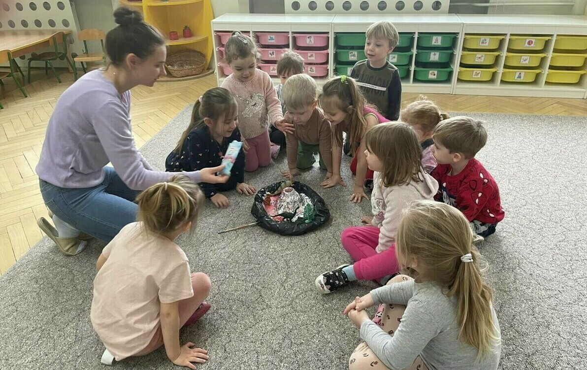 Zdjęcie do Tydzień eksperyment&oacute;w w przedszkolu nr 6