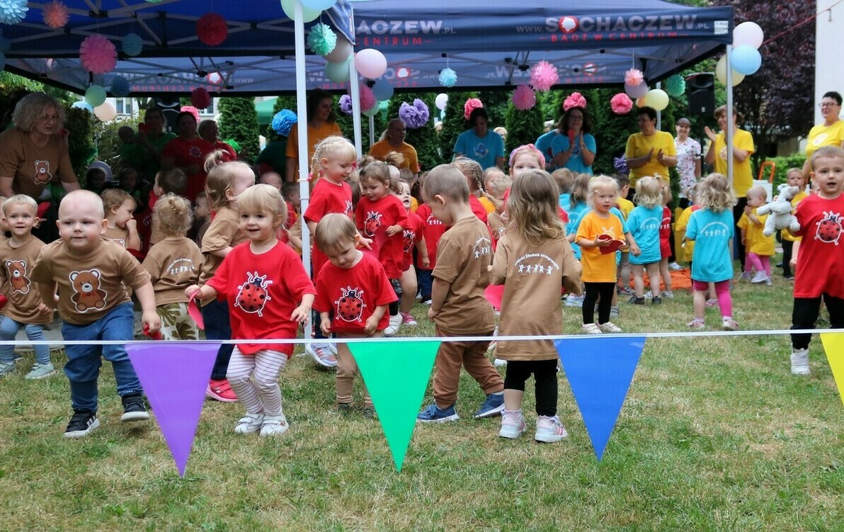 Zdjęcie do Rodzinny piknik w żłobku