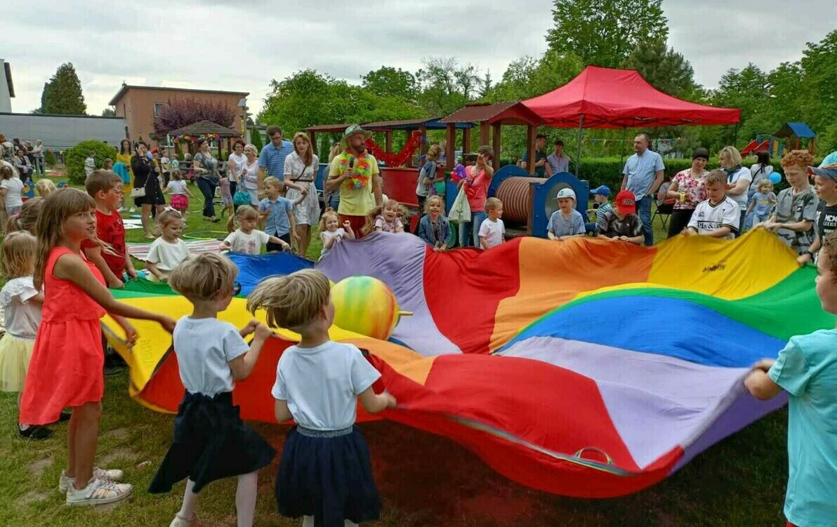 Zdjęcie do Rodzina na pikniku w MP 6