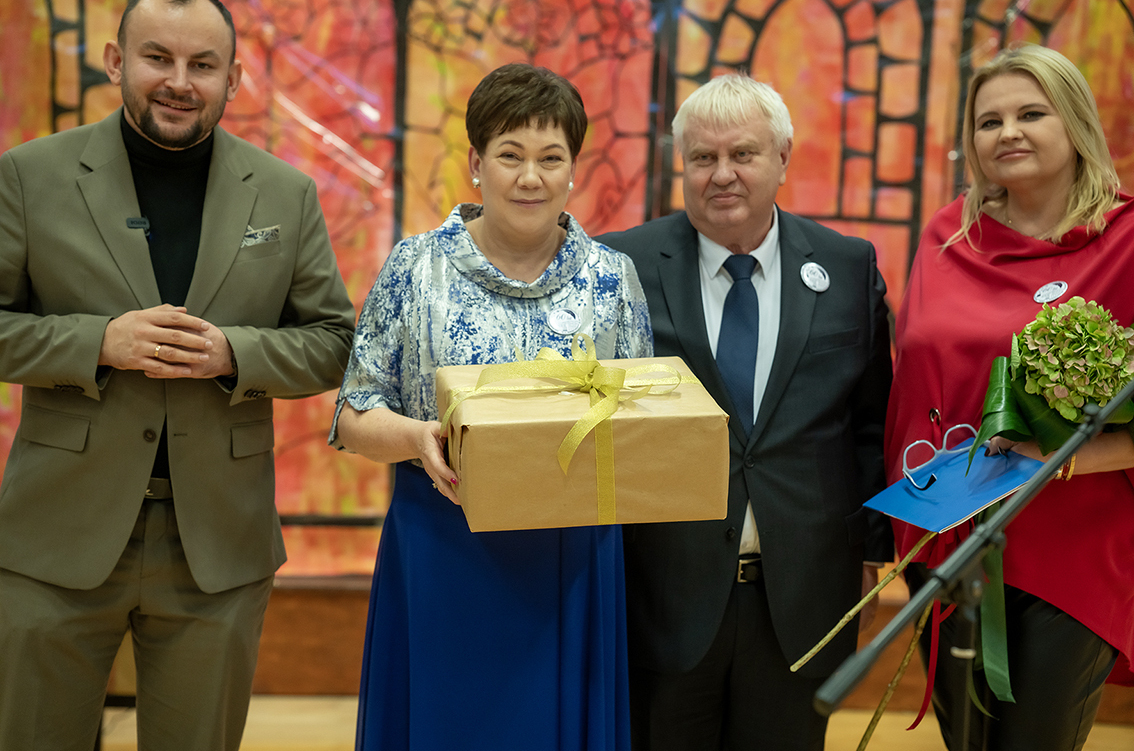 Zdjęcie do Czw&oacute;rka skończyła 60 lat