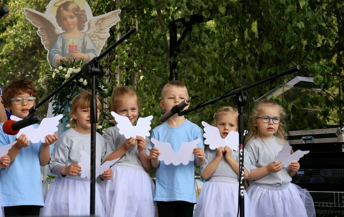 Zdjęcie do Piętnaście lat z Aniołami Str&oacute;żami