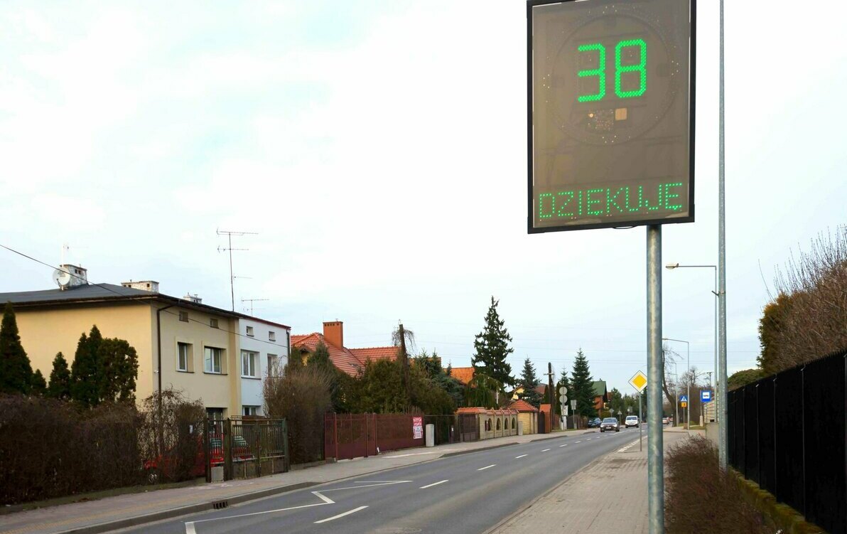 Zdjęcie do Prawie setką przed szkołą