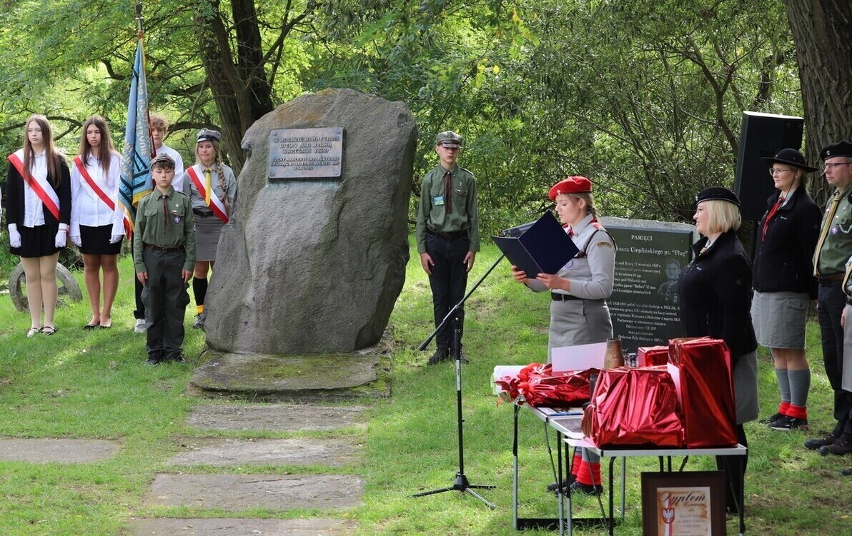 Zdjęcie do Historię trzeba przejść