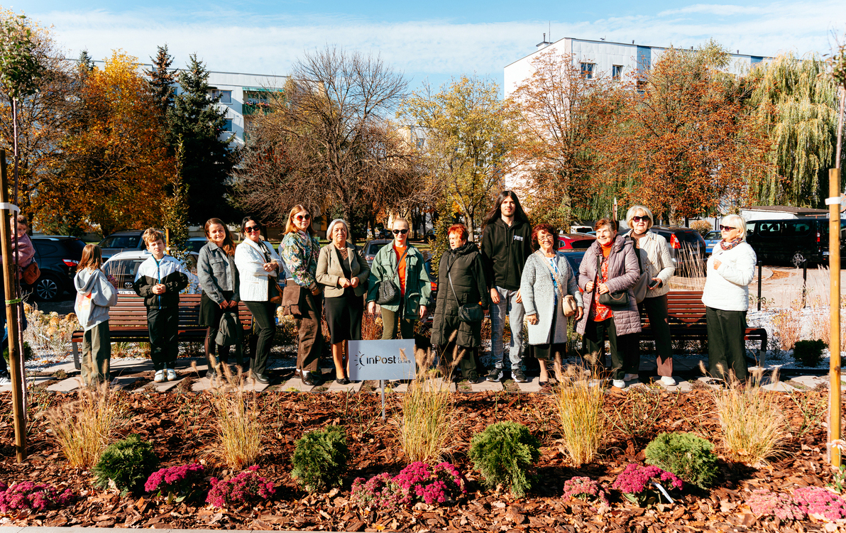 Zdjęcie do Nowy skwer przy Al. 600-lecia oficjalnie otwarty! To efekt wsp&oacute;łpracy miasta z InPost