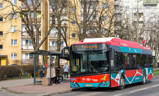 Zdjęcie do Dodatkowe linie dowiozą na cmentarze