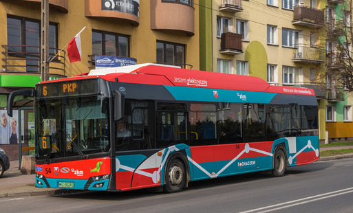 Zdjęcie do 11 listopada - kr&oacute;tka zmiana tras autobus&oacute;w nr 5 i 7