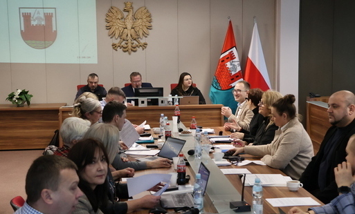 Zdjęcie do Więcej na podwyżki, p&oacute;ł miliona na prawoskręt