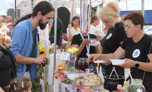 Zdjęcie do Roztańczone miasto smak&oacute;w