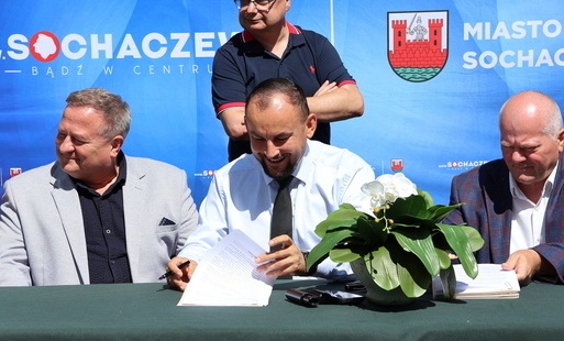 Zdjęcie do Cztery kolejne ulice z asfaltem