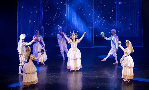 Zdjęcie do &bdquo;Planety tańcem poruszone&rdquo; - Balet Dworski Cracovia Danza w Żelazowej Woli
