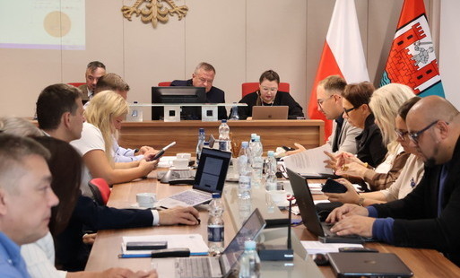 Zdjęcie do Jeszcze wakacje, a radni już w pracy